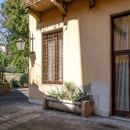 Verona City Lodge شقة *